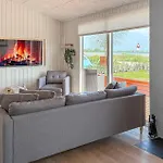 Σπίτι διακοπών 3 Bedroom Amazing In *
