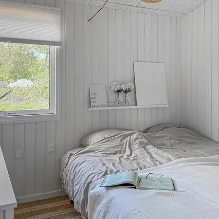 3 Bedroom Amazing In Sjolund Casa vacanze Binderup Strand