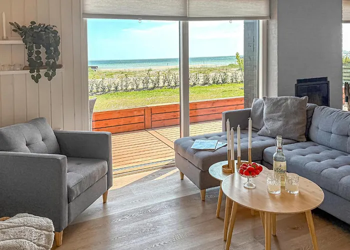 3 Bedroom Amazing In Casa vacanze Sjolund