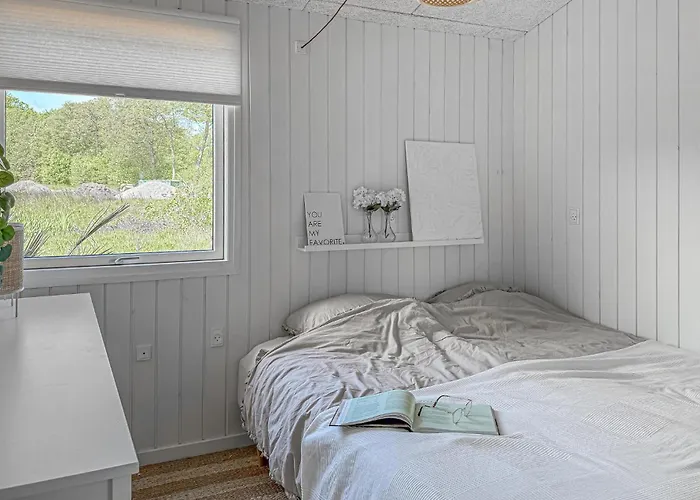 3 Bedroom Amazing In Casa vacanze Sjolund