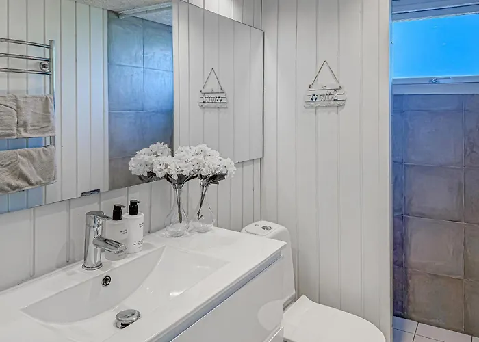 3 Bedroom Amazing In Casa vacanze Sjolund